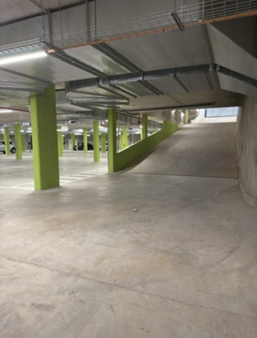 Garatge de lloguer a Carrer de Sant Jordi, 54, Montesa Aparcament de Garatge de lloguer en Esplugues de Llobregat