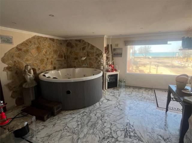 Piso en Alquiler en Carrer de Marbella, 22a en Les Maravelles