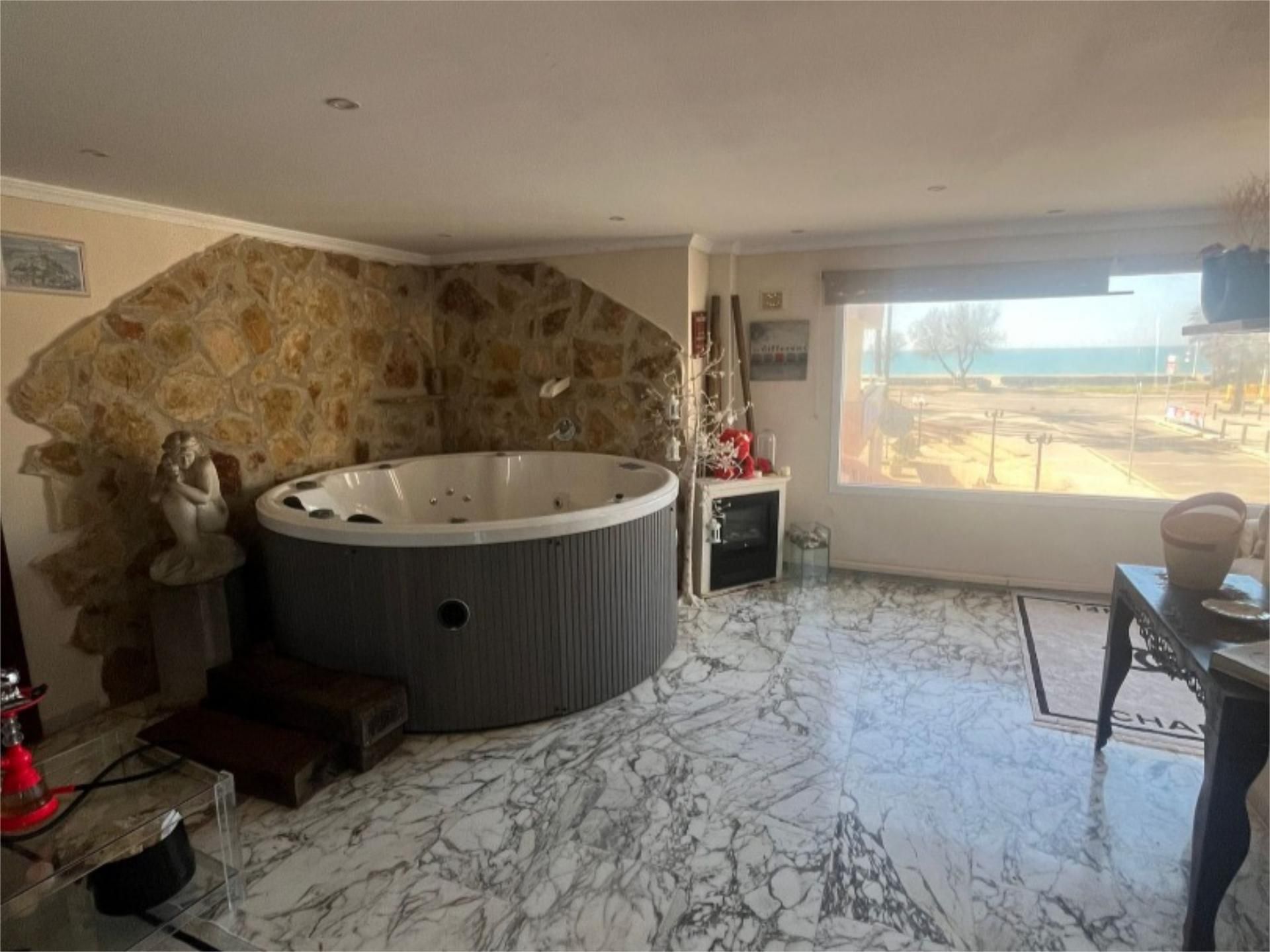 Flat for rent in Carrer de Marbella, Les Maravelles Flat for rent in Palma de Mallorca with Air Conditioner, Heating and Swimming Pool