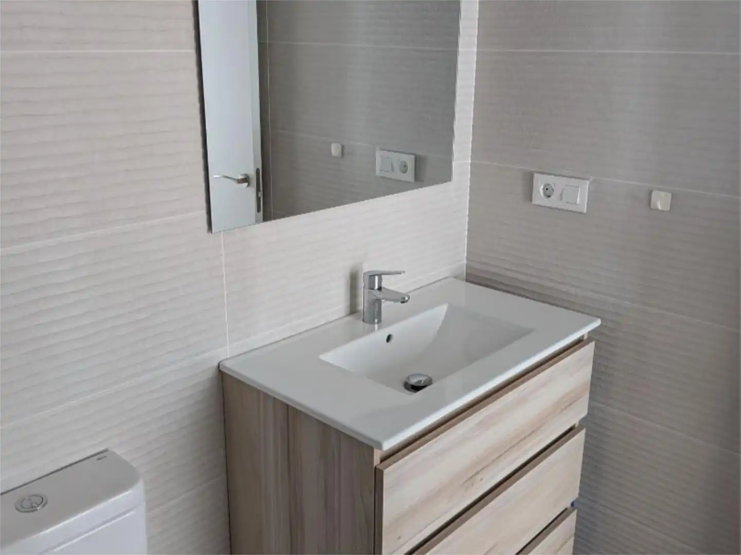 Loft zur Miete in Avinguda Marquès de Montoliu, Nou Eixample Nord Badezimmer von Loft zur Miete in Tarragona mit Klimaanlage, Heizung und Privatgarten