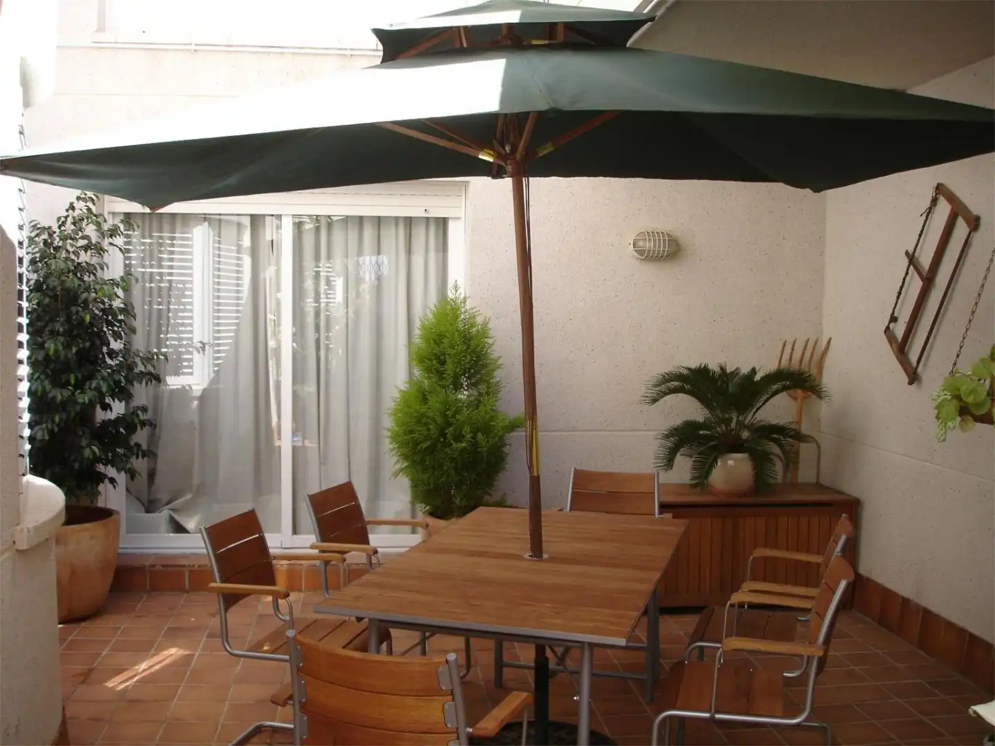Einfamilien-Reihenhaus zur Miete in Carrer de Joan Salvat Papasseit, 4, Aiguadolç - Sant Sebastià Einfamilien-Reihenhaus zur Miete in Carrer de Joan Salvat Papasseit, 4, Aiguadolç - Sant Sebastià
