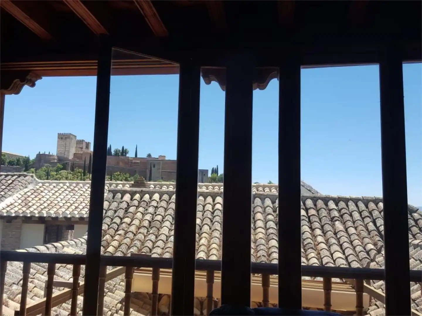Vista exterior de Casa adosada para compartir en Granada con Aire acondicionado, Calefacción y Jardín privado