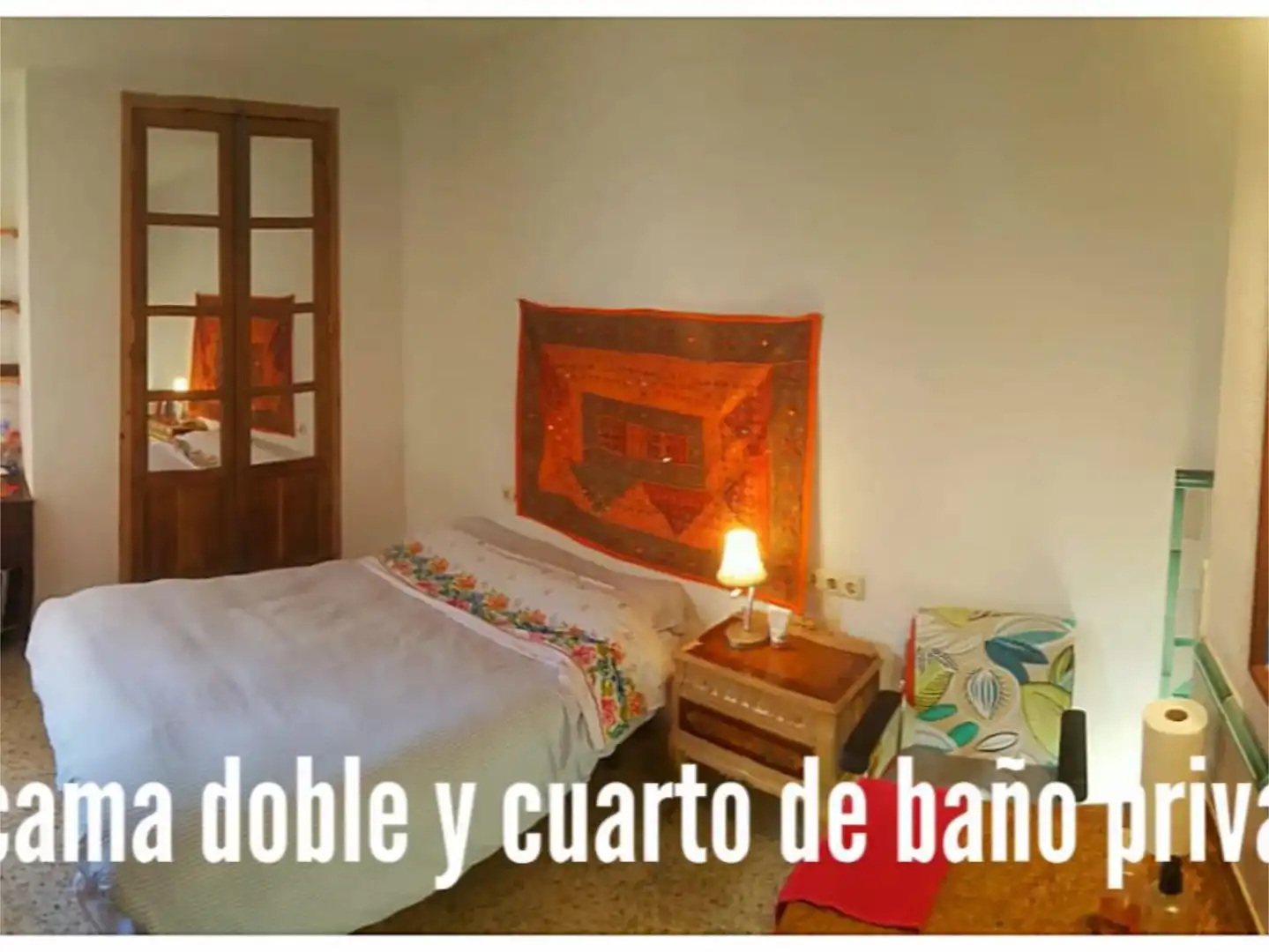 Habitación de Casa adosada para compartir en Granada con Aire acondicionado, Calefacción y Jardín privado