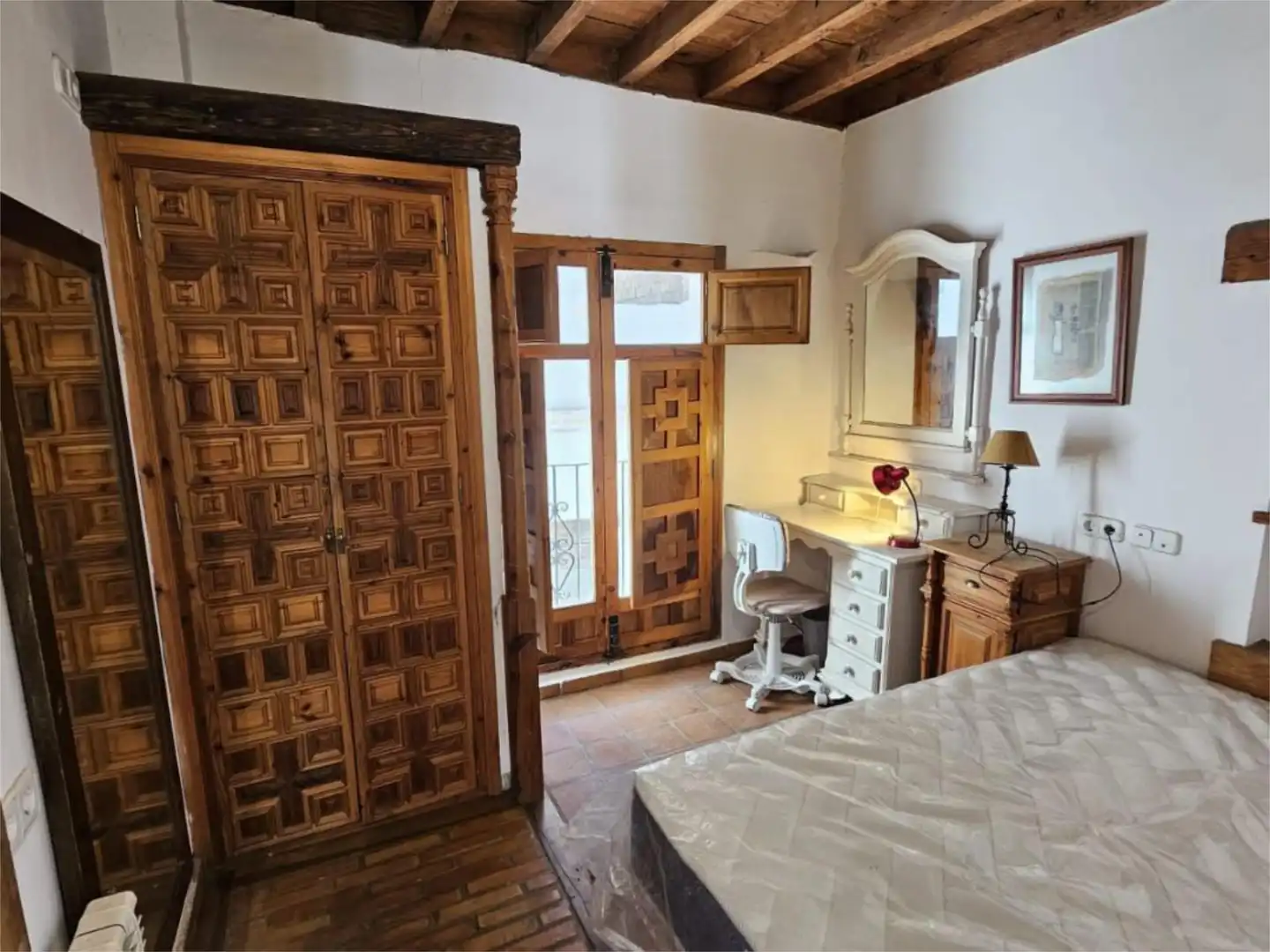 Habitación de Casa adosada para compartir en Granada con Aire acondicionado, Calefacción y Jardín privado