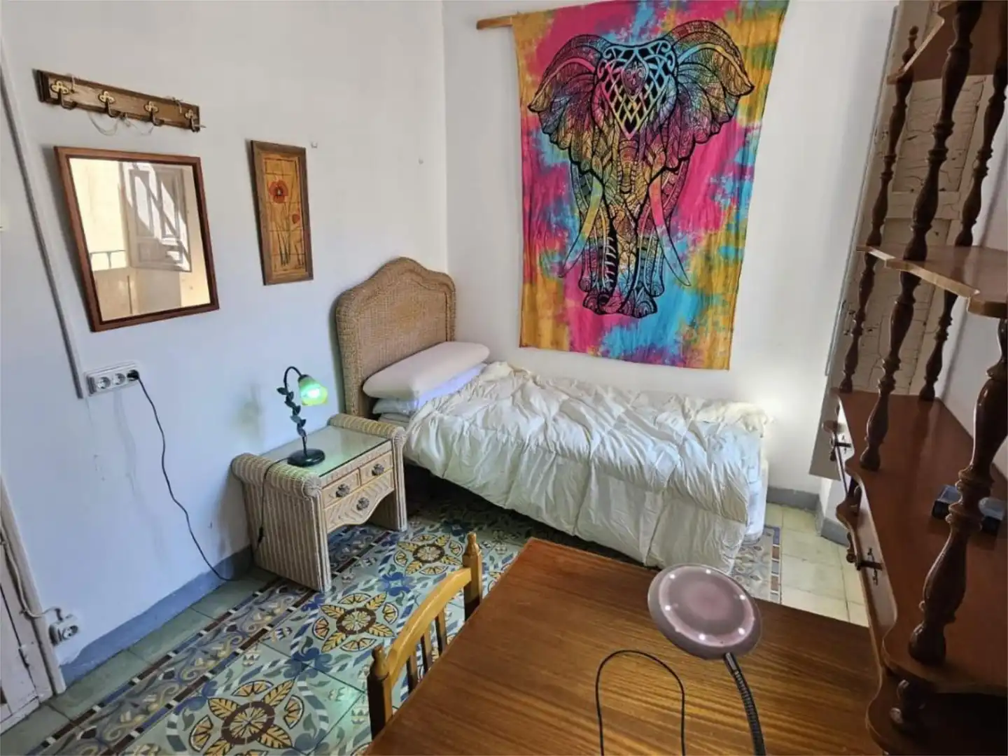 Habitación de Casa adosada para compartir en Granada con Aire acondicionado, Calefacción y Jardín privado