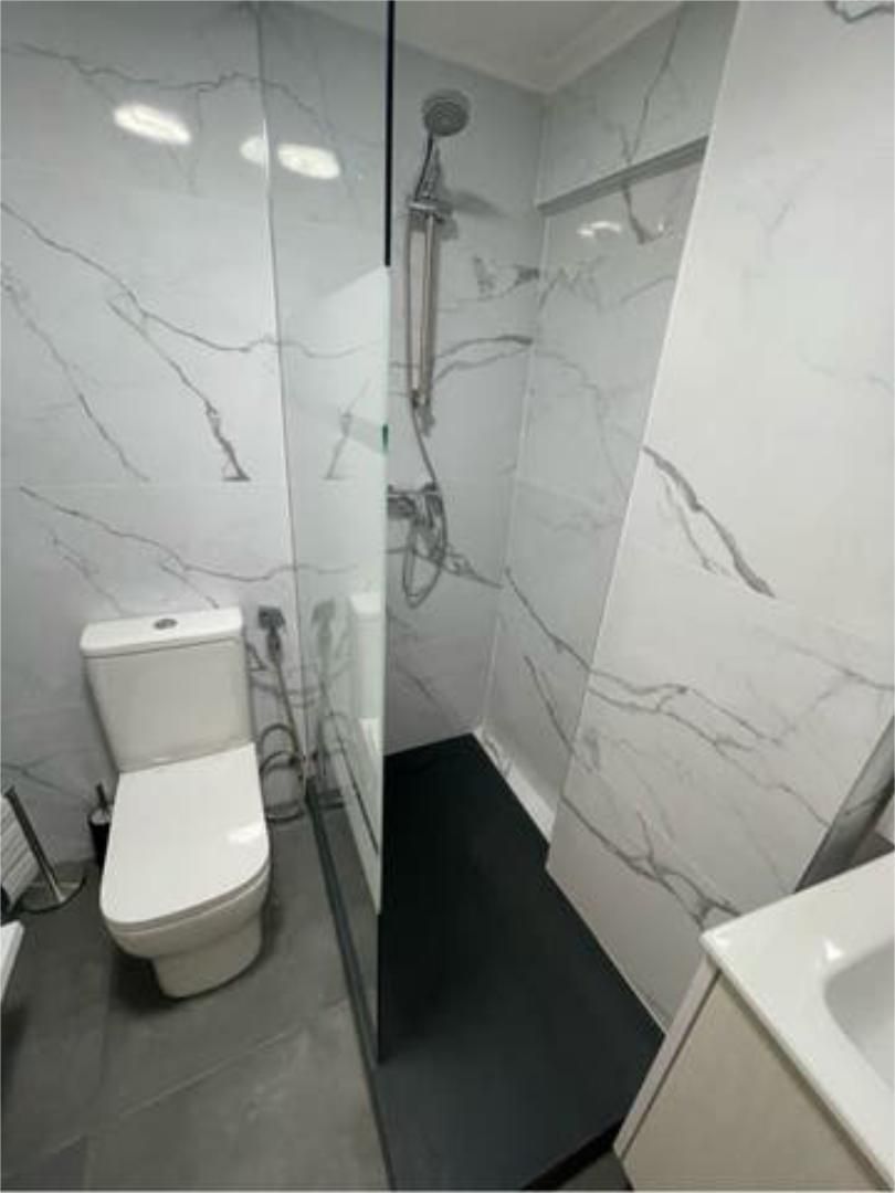 Bathroom of Apartment for rent in Bilbao   with Furnished