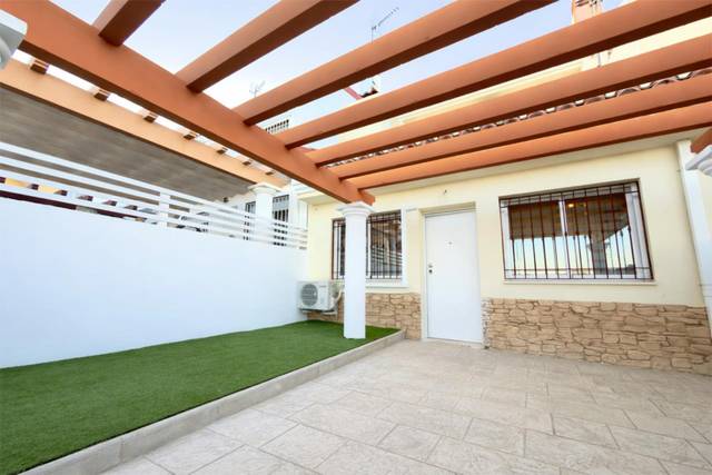 Casa adosada en Alquiler en Carrer de Tortosa, 3 en Càlig