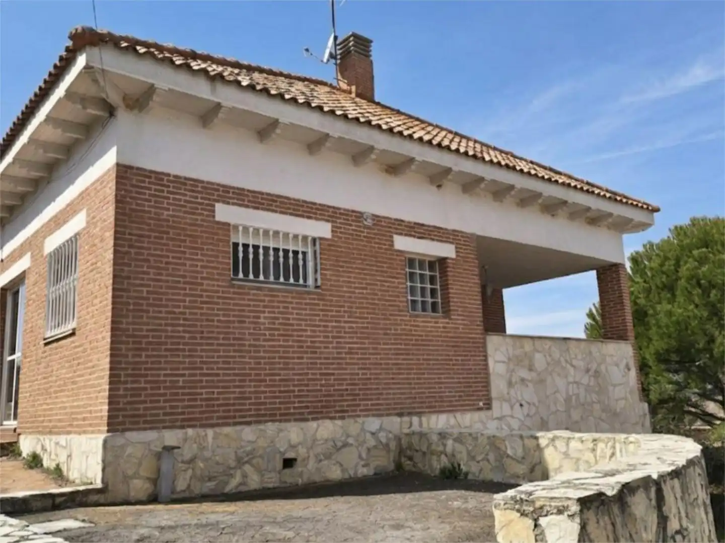 Casa o chalet en venta en Calle la Cañada, 103, Trijueque Vista exterior de Casa o chalet en venta en Trijueque con Calefacción, Jardín privado y Terraza