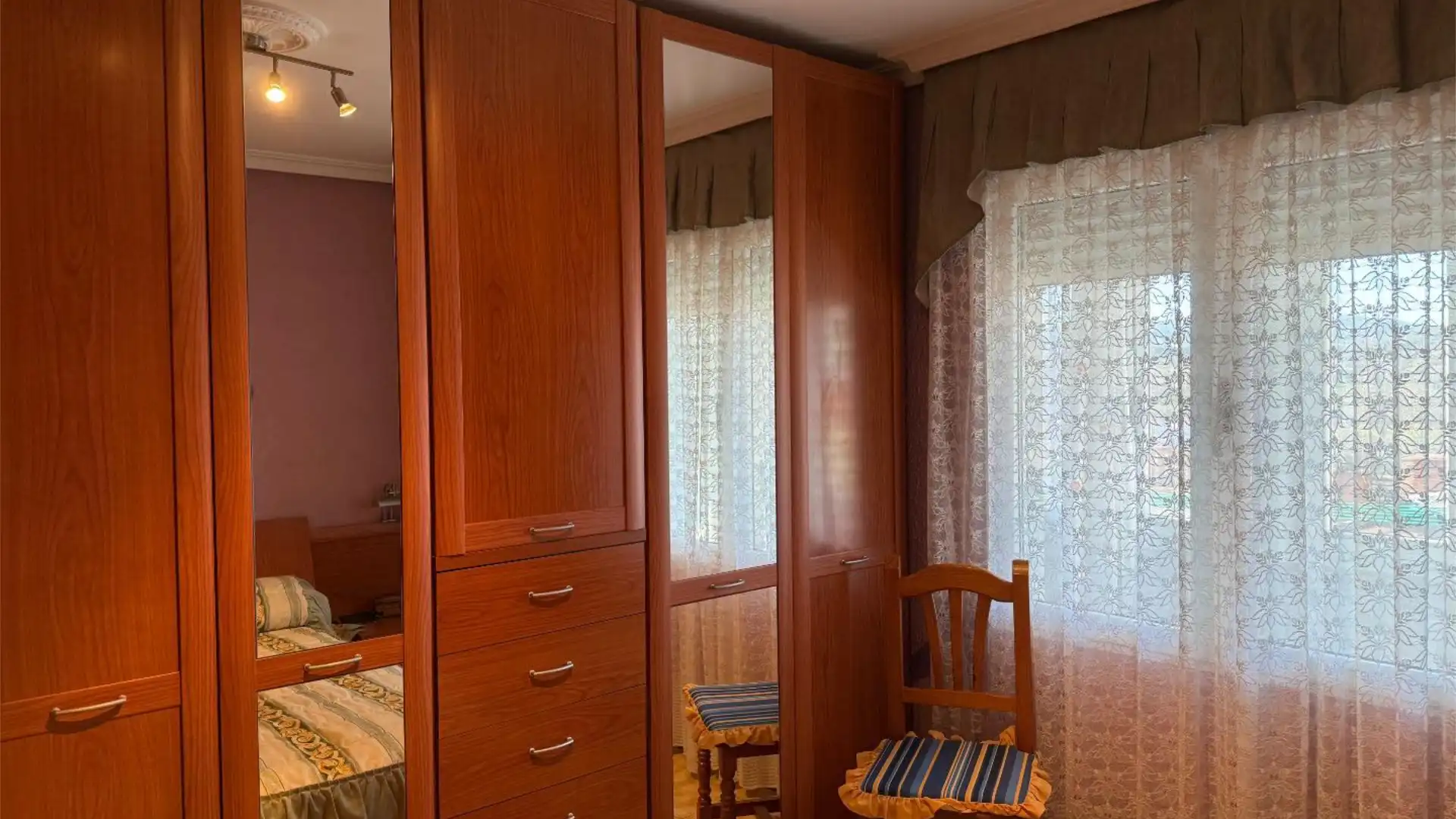 Dormitori de Pis en venda en La Robla  amb Calefacció, Terrassa i Traster