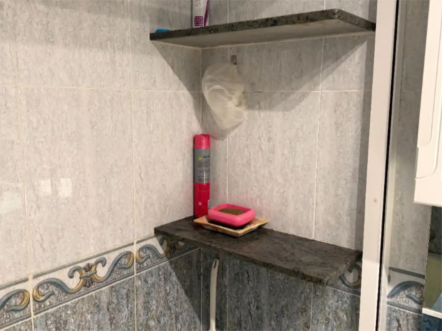 Piso en venta en Calle Ramón y Cajal, 22, La Robla Baño de Piso en venta en La Robla con Calefacción, Terraza y Trastero