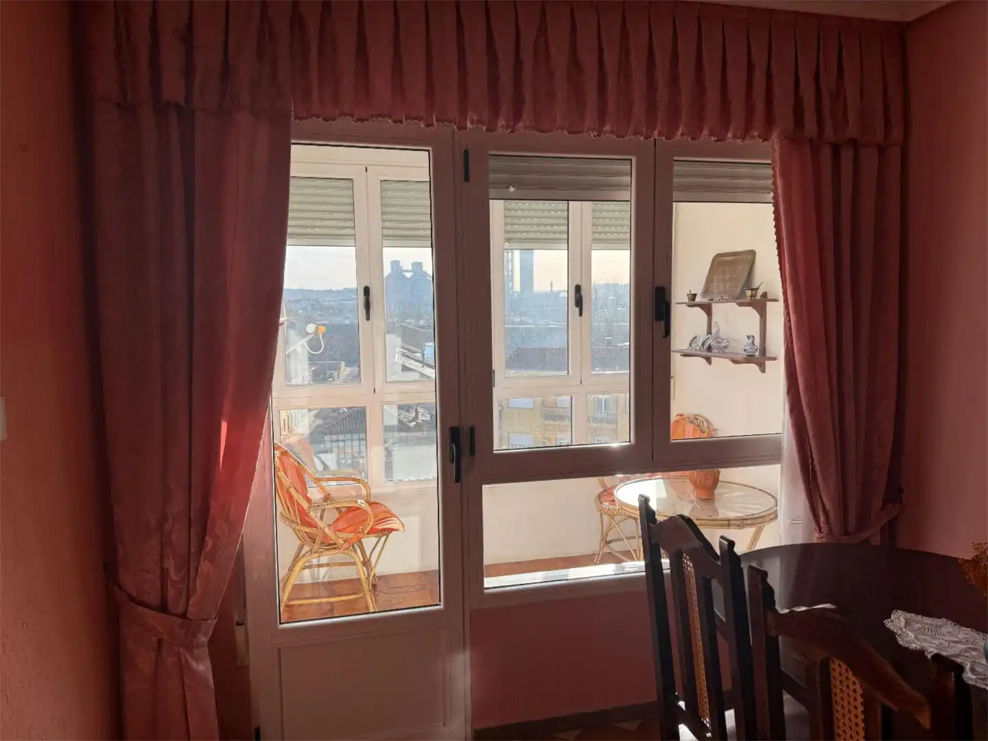 Piso en venta en Calle Ramón y Cajal, 22, La Robla Comedor de Piso en venta en La Robla con Calefacción, Terraza y Trastero