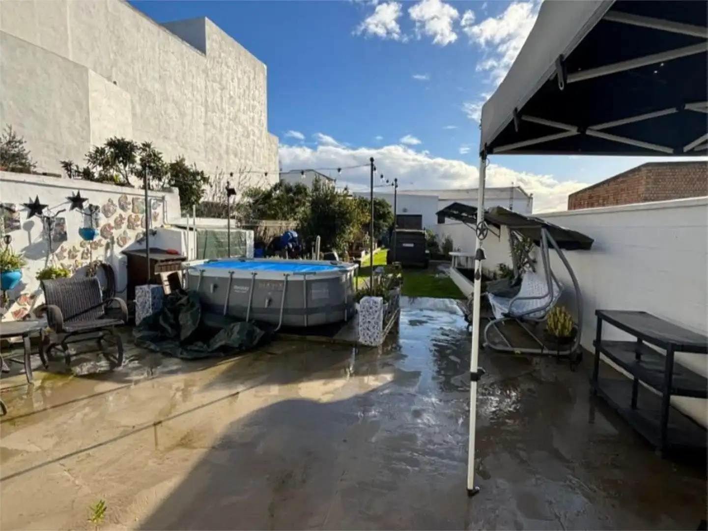 Schwimmbecken von Wohnung zum Verkauf in Carrión de los Céspedes mit Klimaanlage, Heizung und Privatgarten