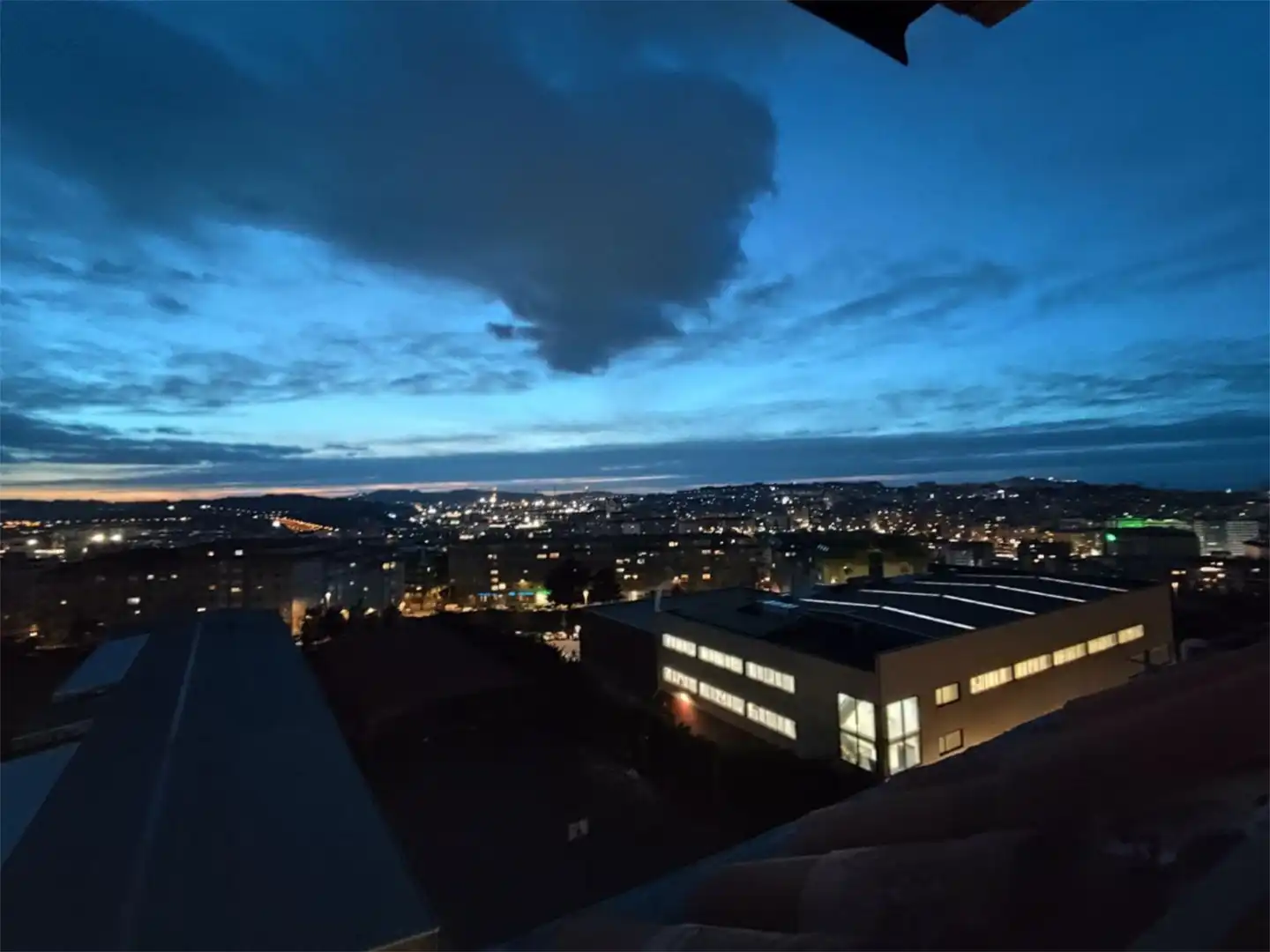 Piso en venta en Avenida Casanova de Eirís, 27, Los Castros - Castrillón Vista exterior de Piso en venta en A Coruña Capital con Calefacción, Parquet y Amueblado