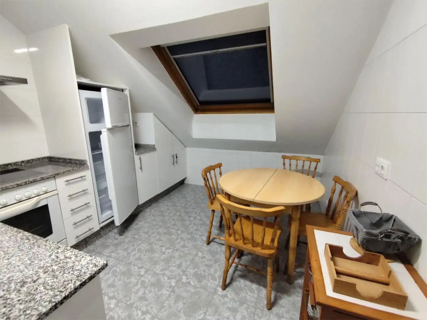 Piso en venta en Avenida Casanova de Eirís, 27, Los Castros - Castrillón Cocina de Piso en venta en A Coruña Capital con Calefacción, Parquet y Amueblado