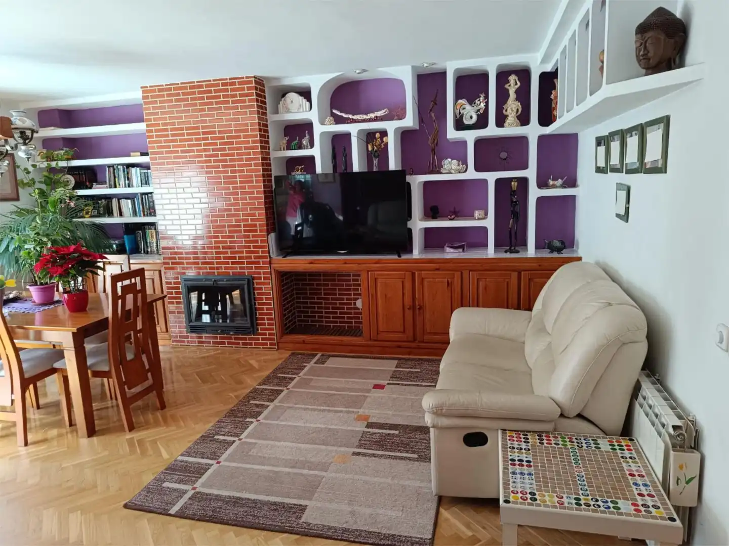 Casa adosada en venda a Getafe Norte Sala d'estar de Casa adosada en venda en Getafe amb Aire condicionat, Calefacció i Jardí privat