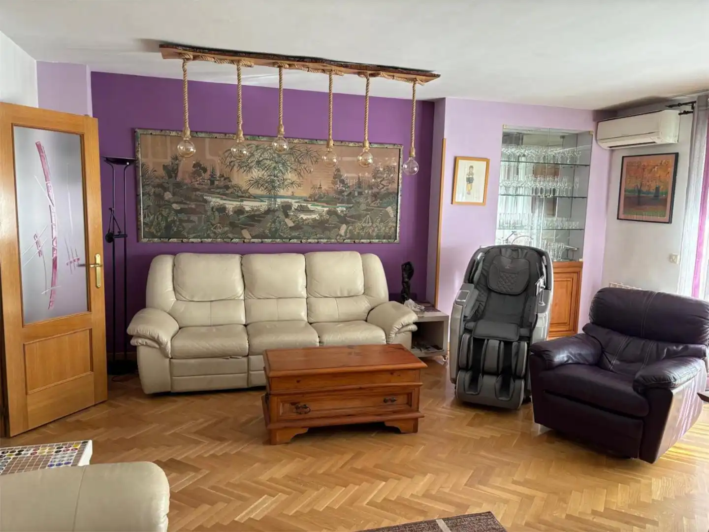 Casa adosada en venda a Getafe Norte Sala d'estar de Casa adosada en venda en Getafe amb Aire condicionat, Calefacció i Jardí privat