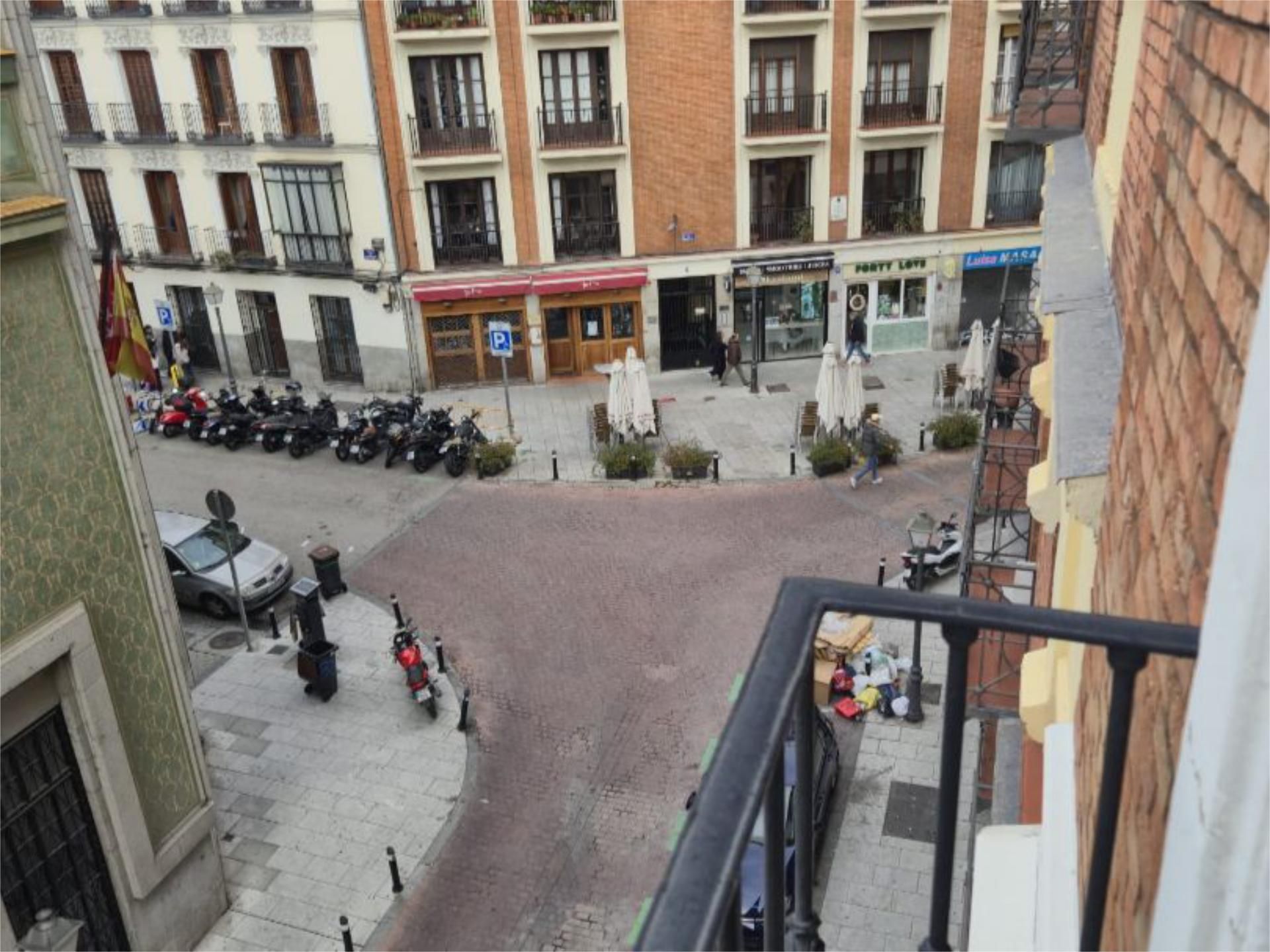 Exterior view of Flat for sale in  Madrid Capital  with Balcony