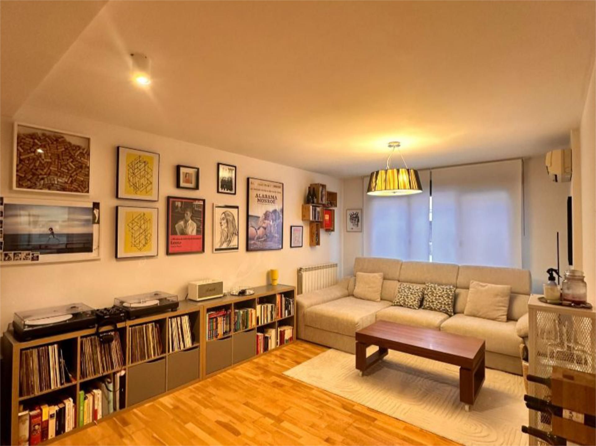 Living room of Flat for sale in Tudela  with Air Conditioner, Heating and Parquet flooring