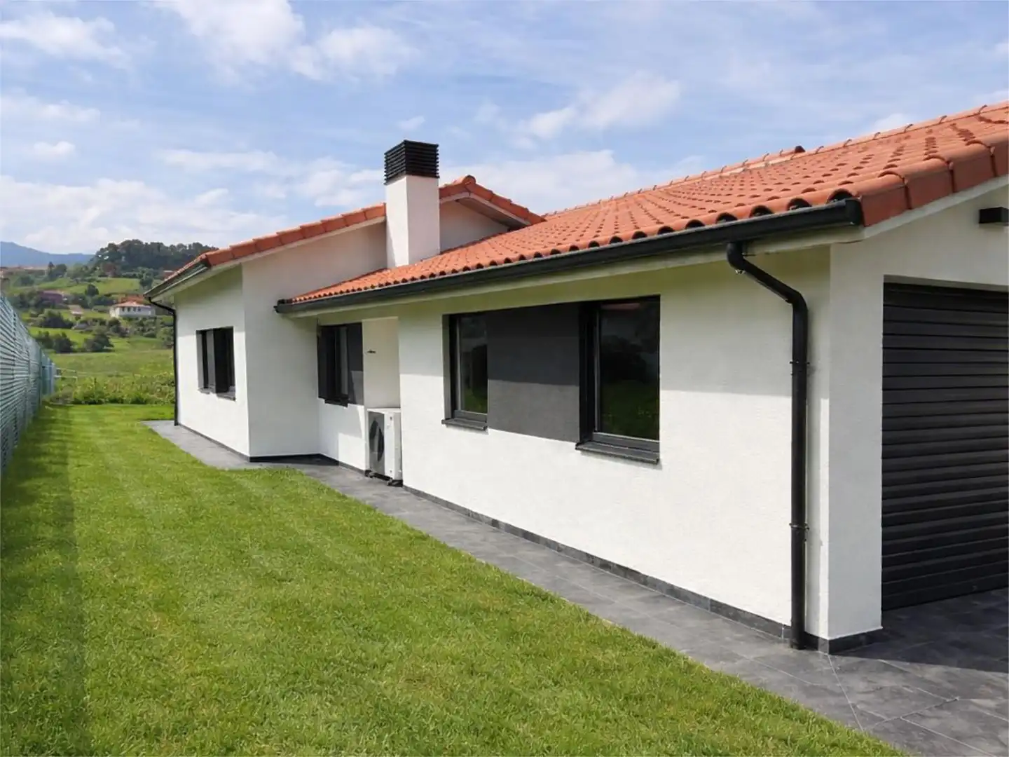 Casa o chalet en venta en Pillarno Vista exterior de Casa o chalet en venta en Castrillón con Terraza