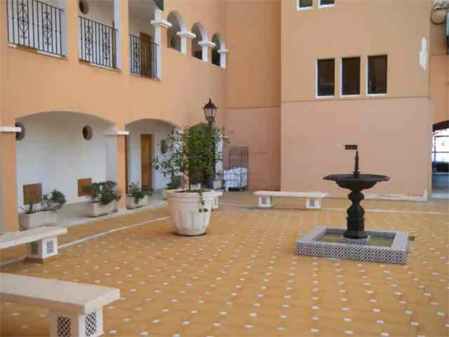 Piso en venta en Roquetas de Mar con Calefacción, Terraza y Piscina