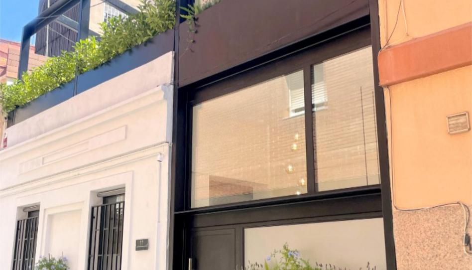 Casa adosada en venda a Carrer Velázquez, 11, Centre, Cornellà de Llobregat - imatge 1 Foto 1 de Casa adosada en venda a Carrer Velázquez, 11, Centre, Cornellà de Llobregat