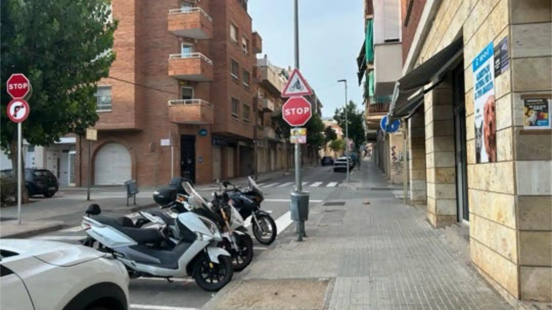 Vista exterior de Garaje de alquiler en Olesa de Montserrat
