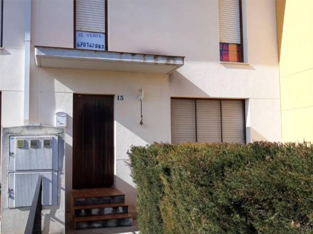 Casa adosada en Venta en Avenida Parras de Castellote, 13 en Aguaviva