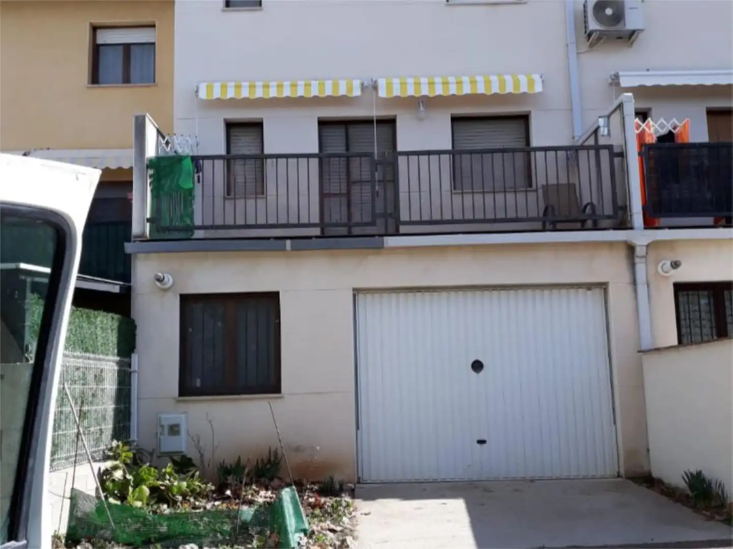 Vista exterior de Casa adosada en venda en Aguaviva amb Calefacció, Jardí privat i Terrassa