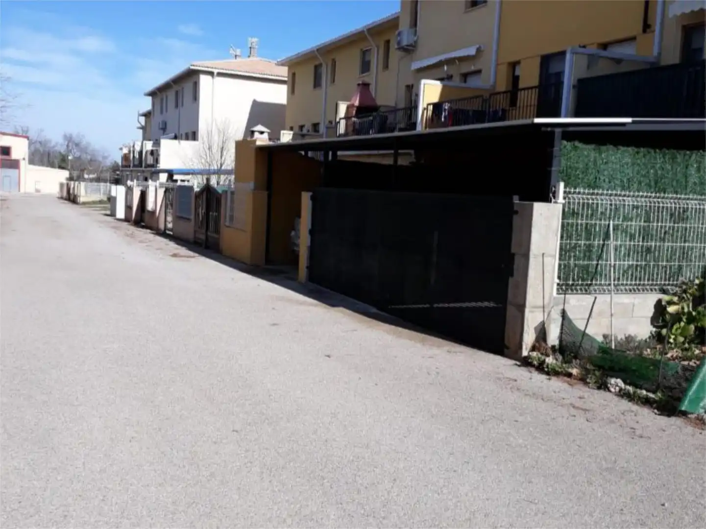 Vista exterior de Casa adosada en venda en Aguaviva amb Calefacció, Jardí privat i Terrassa