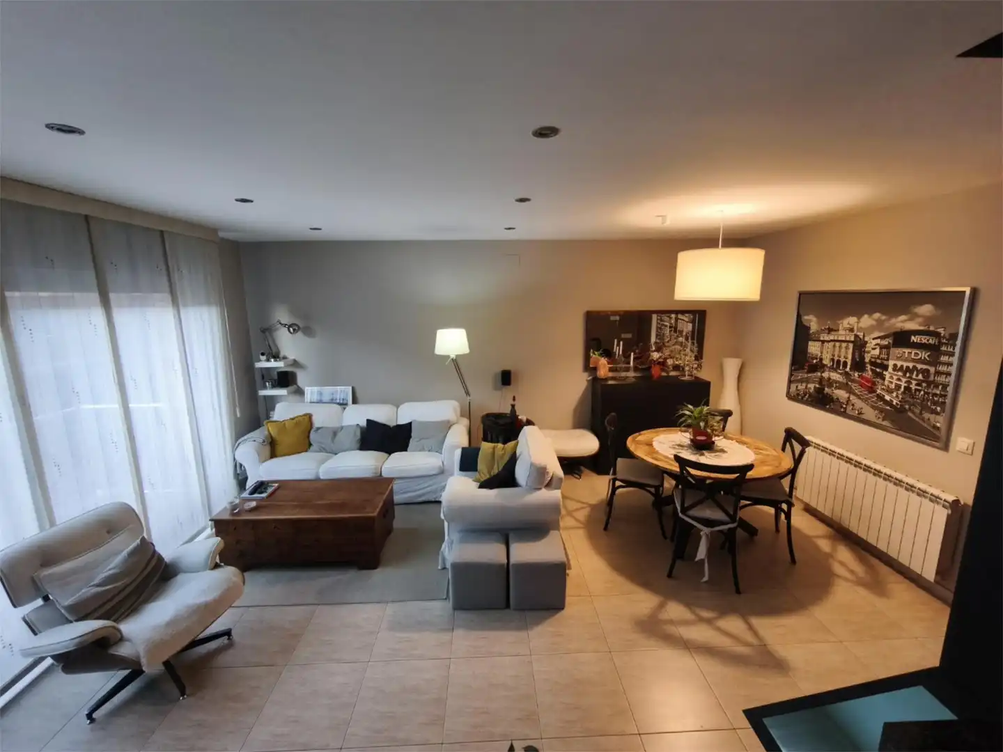 Casa adosada en venta en Carrer de Rector de Vallfogona, 51, Estadi - Santa Anna Sala de estar de Casa adosada en venta en Vic con Calefacción, Terraza y Balcón