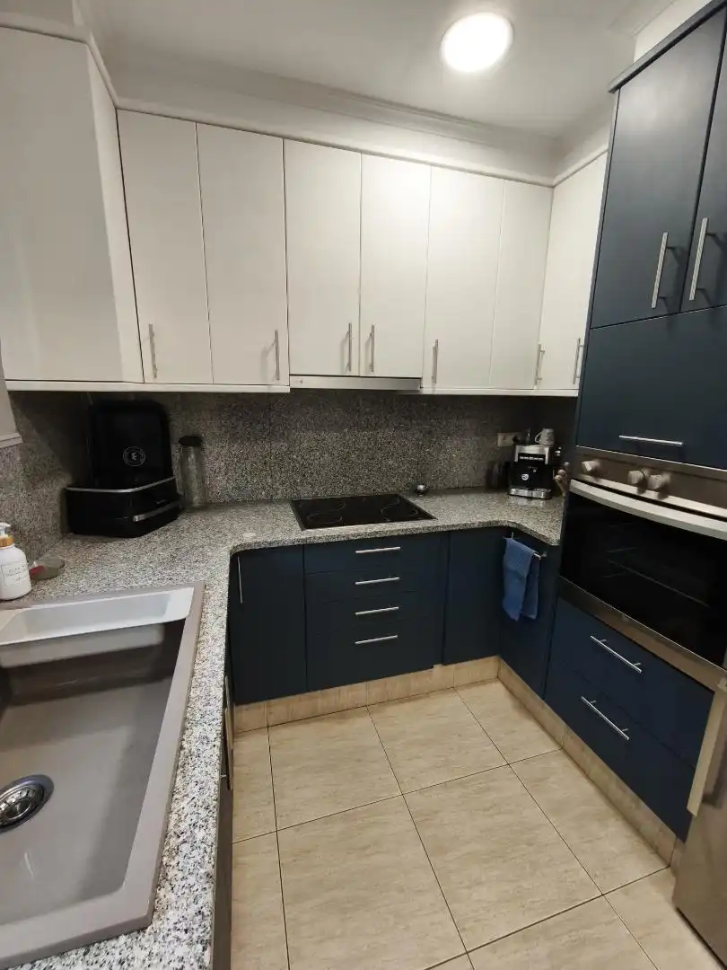 Casa adosada en venta en Carrer de Rector de Vallfogona, 51, Estadi - Santa Anna Cocina de Casa adosada en venta en Vic con Calefacción, Terraza y Balcón