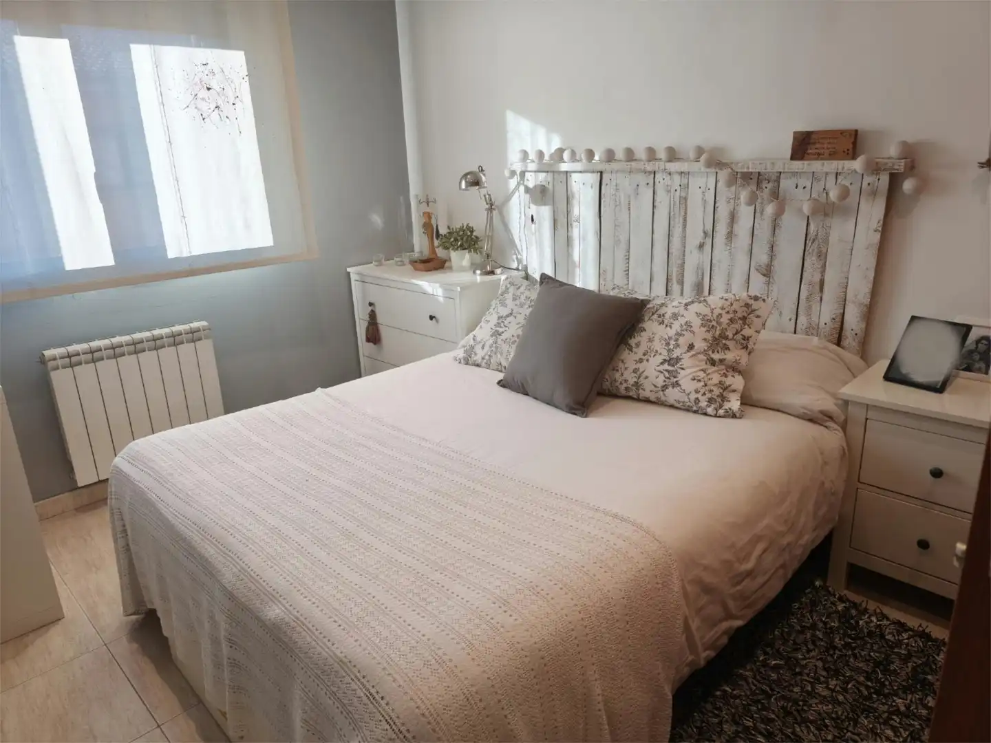 Casa adosada en venta en Carrer de Rector de Vallfogona, 51, Estadi - Santa Anna Habitación de Casa adosada en venta en Vic con Calefacción, Terraza y Balcón