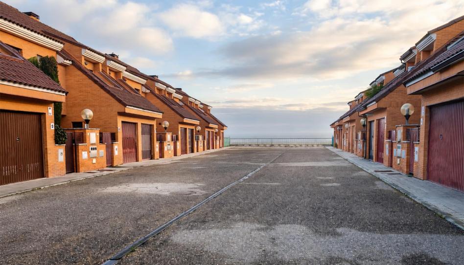 Casa o xalet en venda a Avenida de las Navas, 138, Aldeamayor de San Martín, Valladolid - imatge 1 Foto 1 de Casa o xalet en venda a Avenida de las Navas, 138, Aldeamayor de San Martín, Valladolid