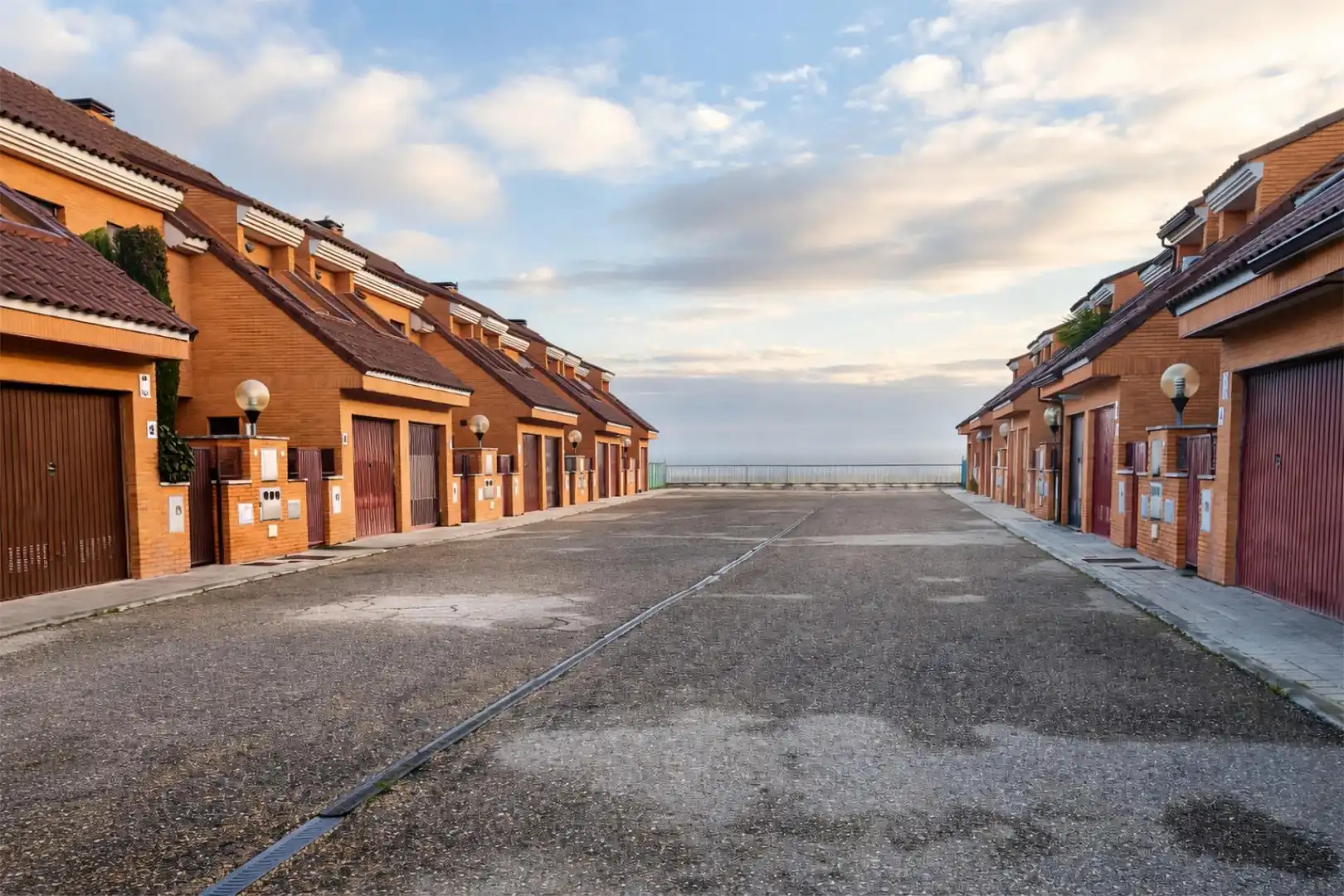 Vista exterior de Casa o xalet en venda en Aldeamayor de San Martín amb Terrassa i Piscina