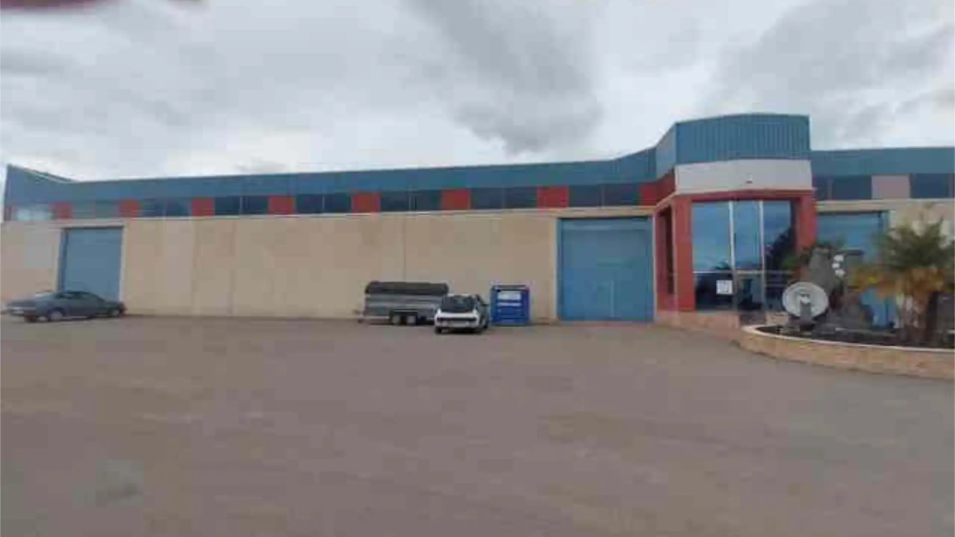 Vista exterior de Nave industrial de alquiler en Lorca