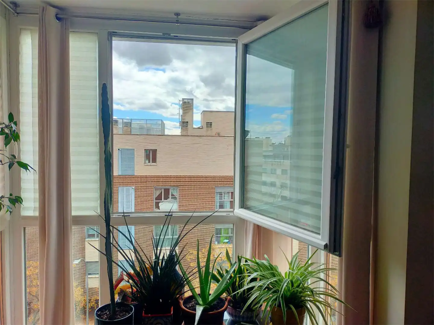 Flat for sale in Calle Playa de San Juan, 15, Timón Exterior view of Flat for sale in Madrid with Air Conditioner, Heating and Private garden