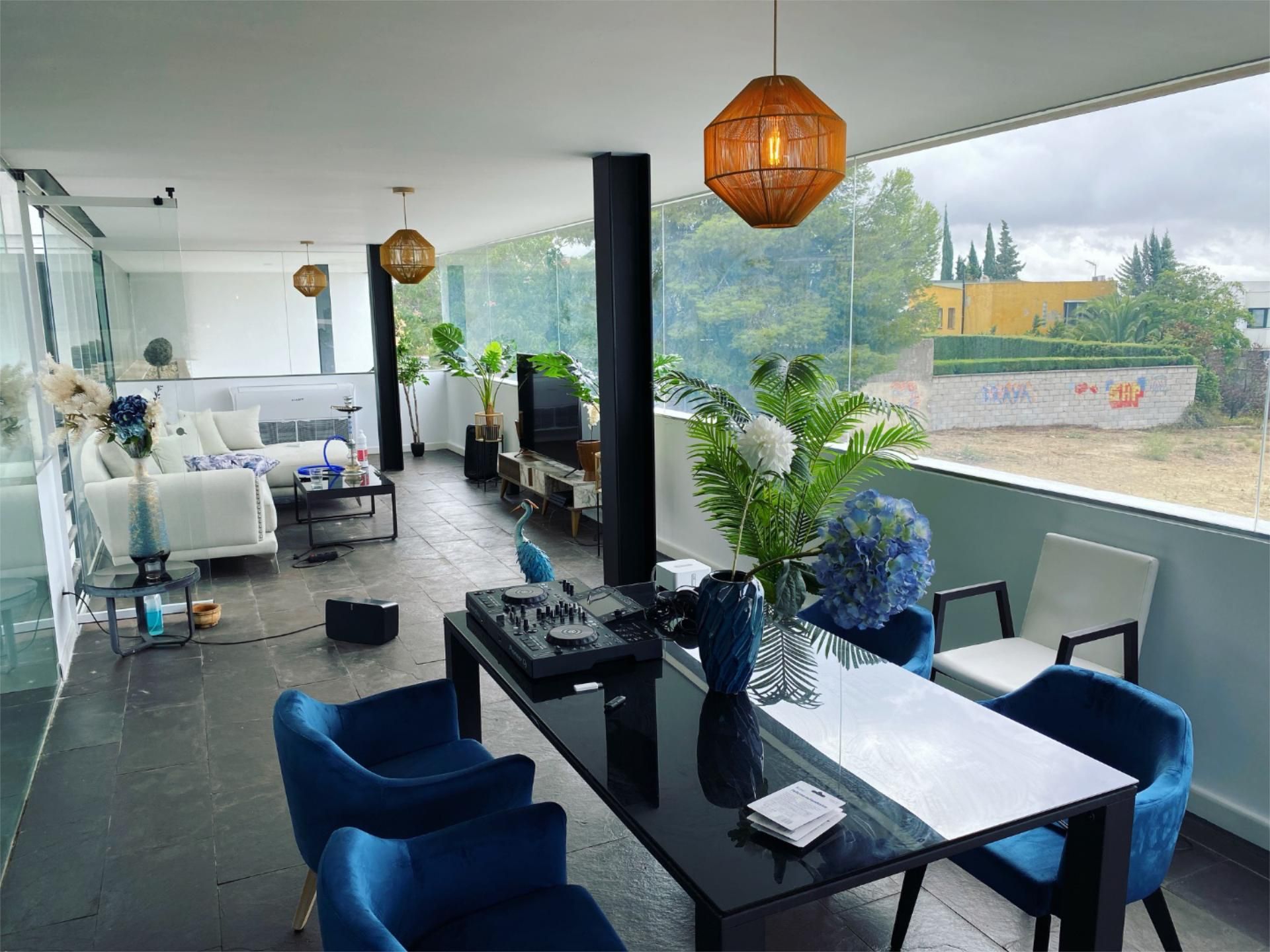 Sala de estar de Casa o chalet en venta en Mairena del Aljarafe con Aire acondicionado, Calefacción y Jardín privado