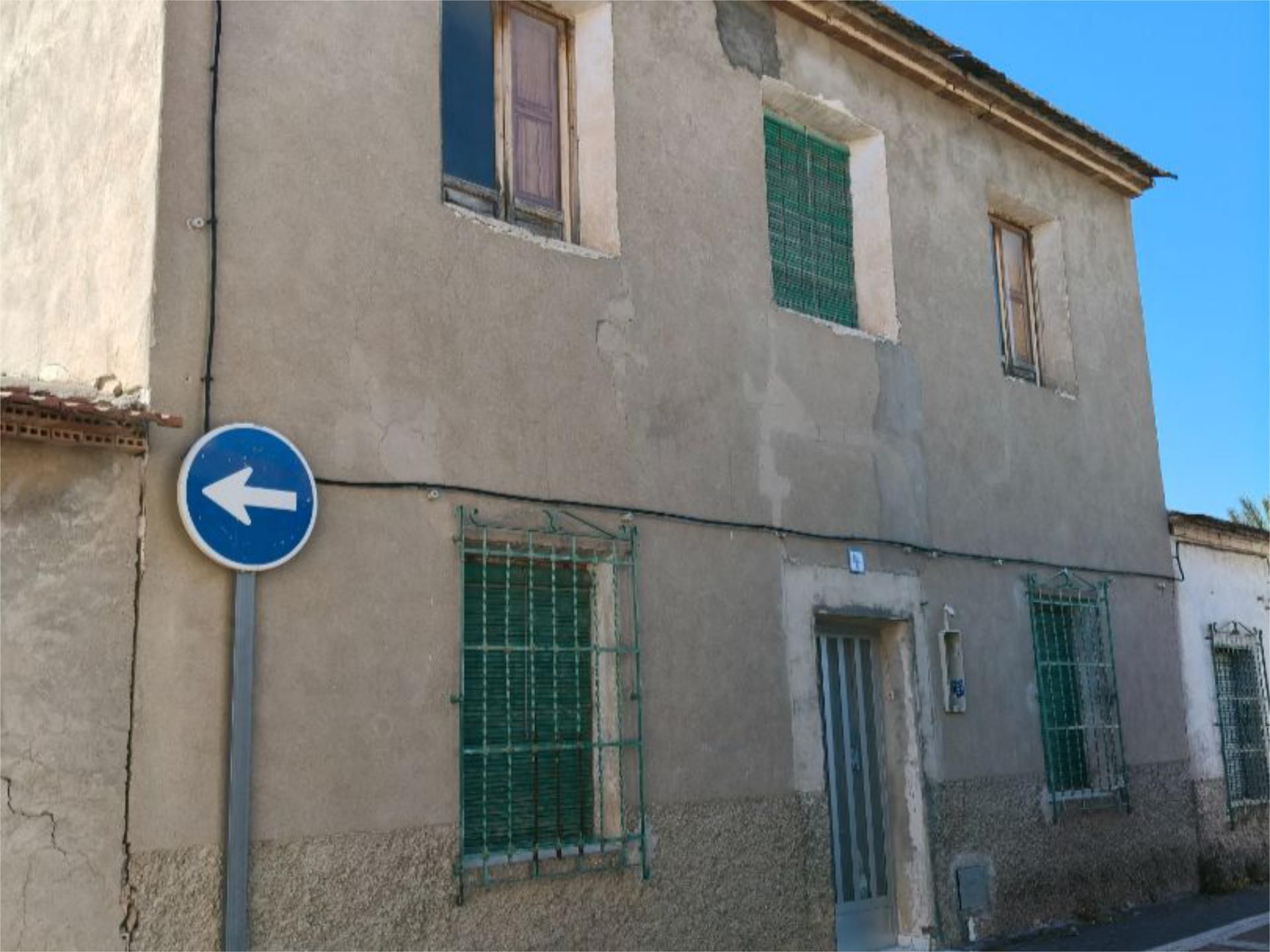 Außenansicht von Einfamilien-Reihenhaus zum Verkauf in Ceutí mit Terrasse