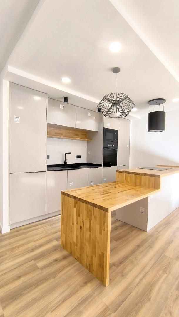 Cocina de Piso en venta en  Valencia Capital con Parquet, Horno y Microondas