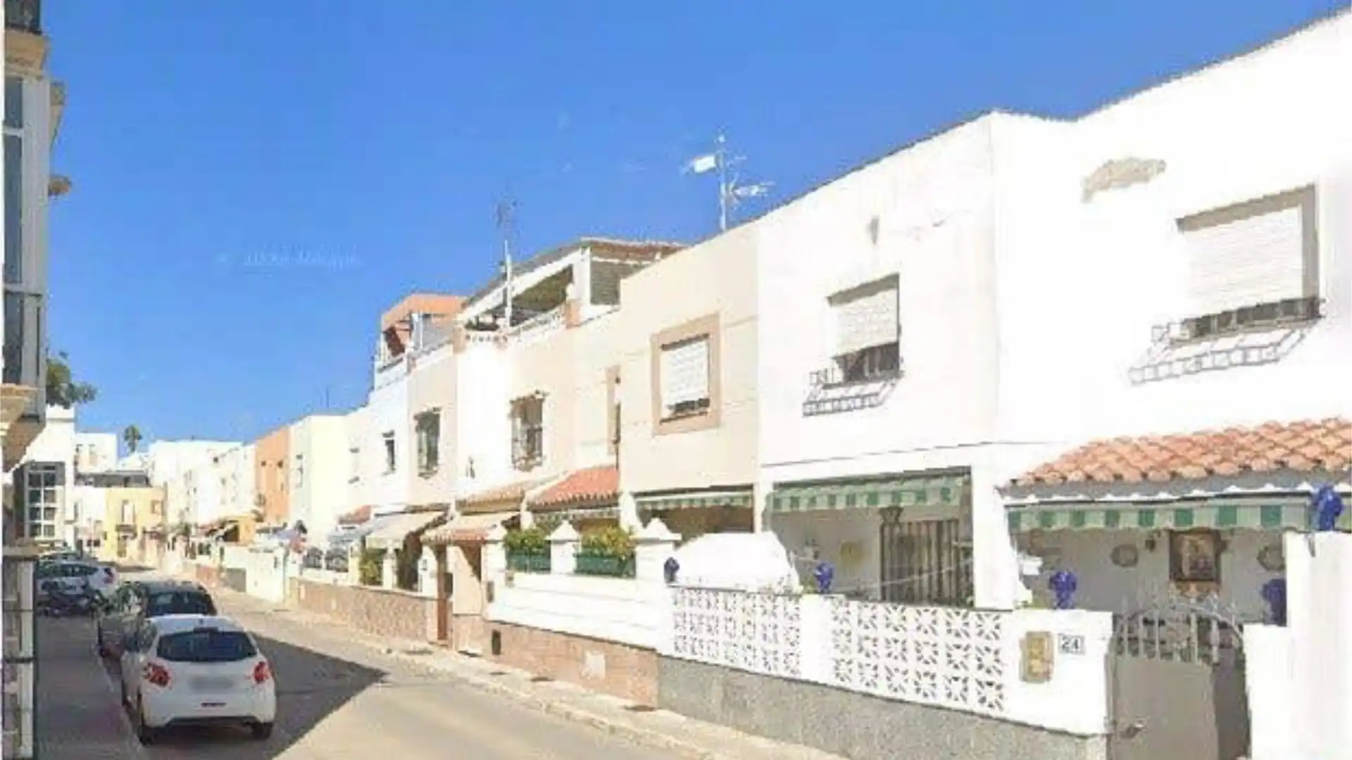 Exterior view of Houses for sale in El Puerto de Santa María  with Private garden, Terrace and Furnished