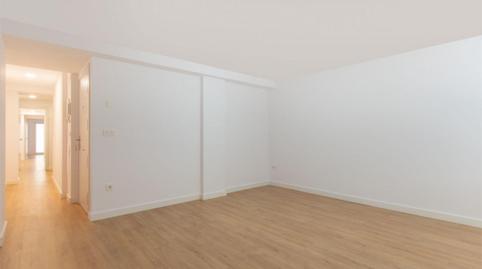 Photo 5 of Flat for rent in Calle de Tomás Zumalacárregui, 32, Paseo Sagasta,  Zaragoza Capital