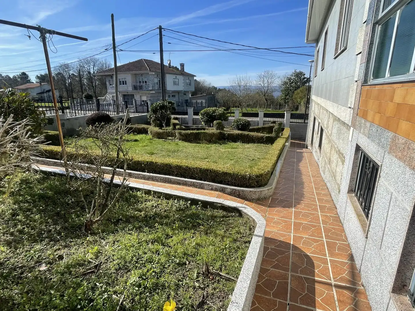 Vista exterior de Casa o xalet en venda en San Amaro amb Calefacció, Jardí privat i Terrassa