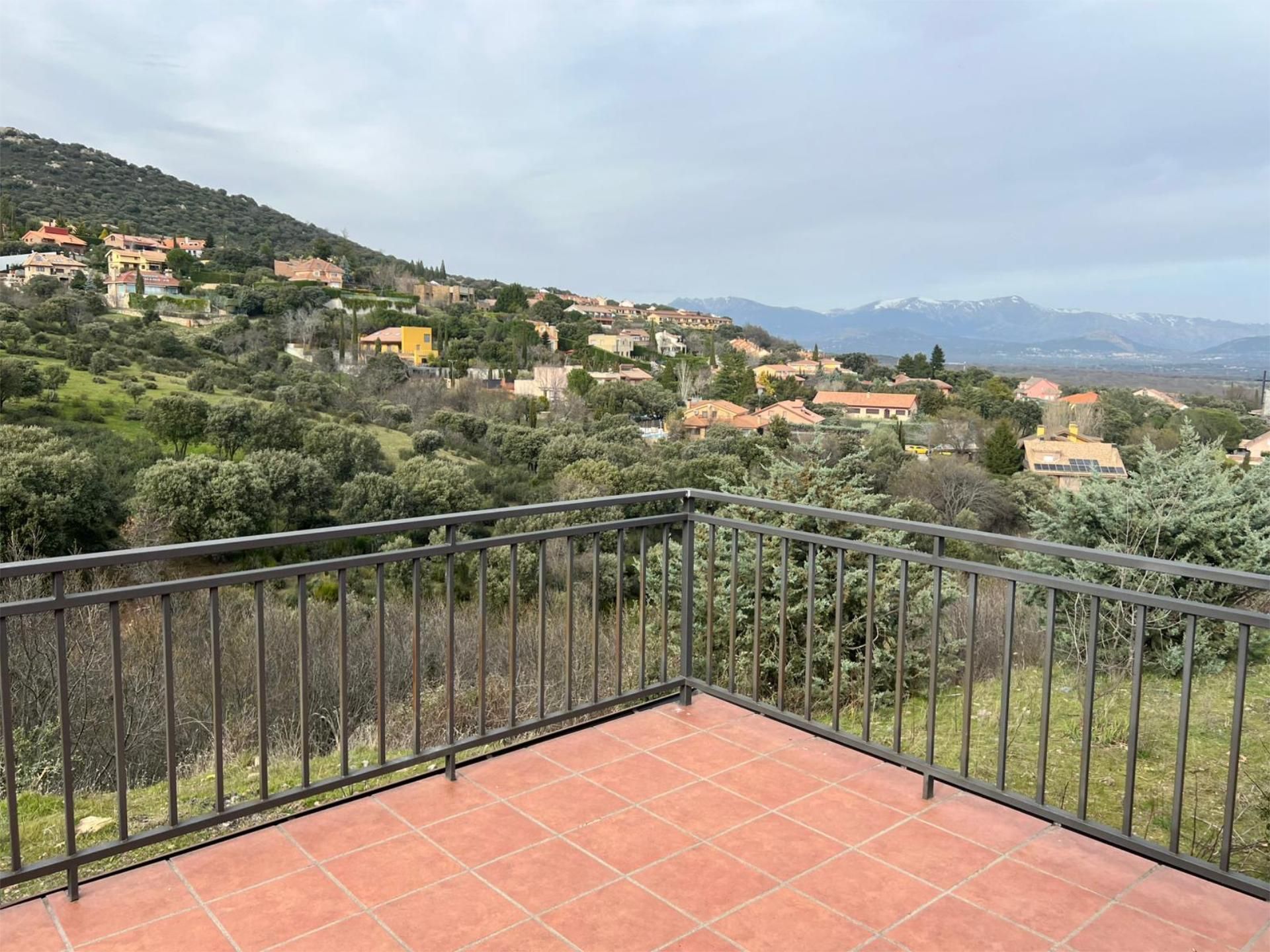 Terrassa de Casa o xalet de lloguer en San Lorenzo de El Escorial amb Calefacció, Jardí privat i Parquet