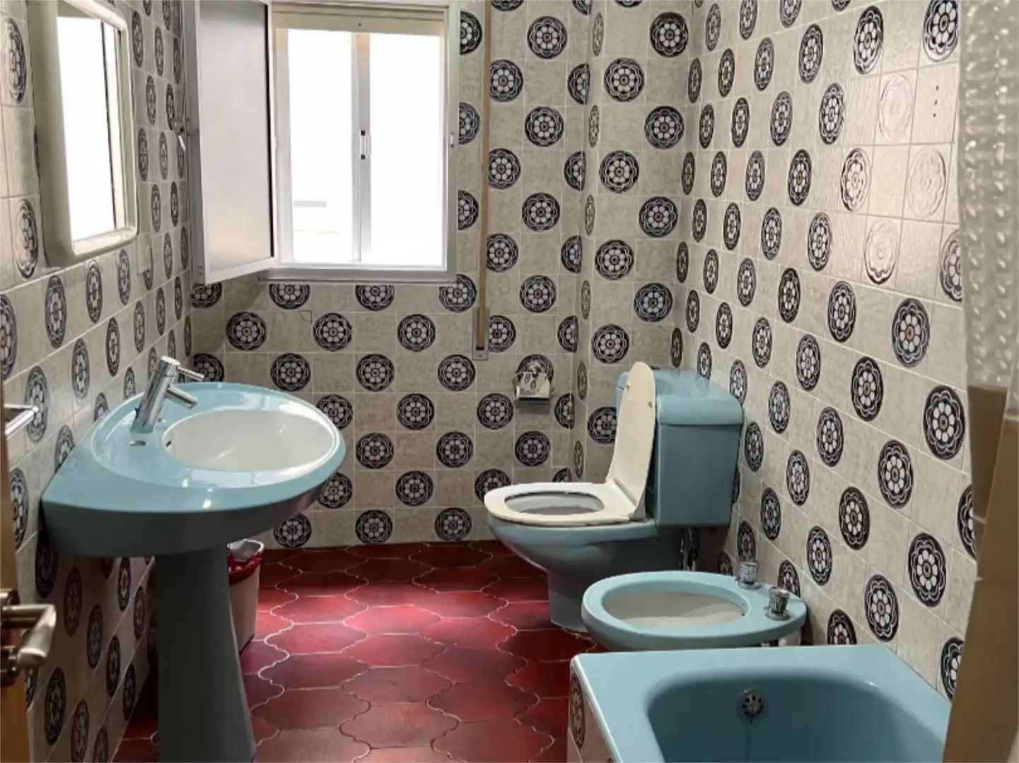 Habitación en Calle San Simón, 1, Arrabal - Carrel - San Julián Baño de Piso para compartir en Teruel con Calefacción y Amueblado