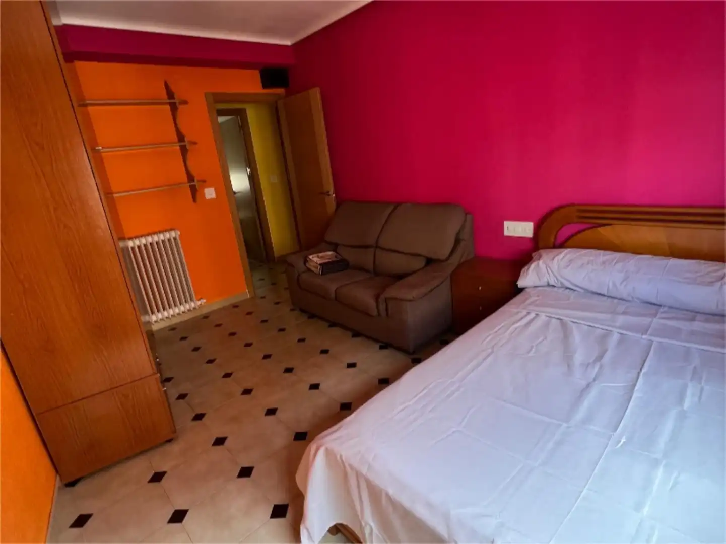 Habitación en Calle San Simón, 1, Arrabal - Carrel - San Julián Habitación de Piso para compartir en Teruel con Calefacción y Amueblado