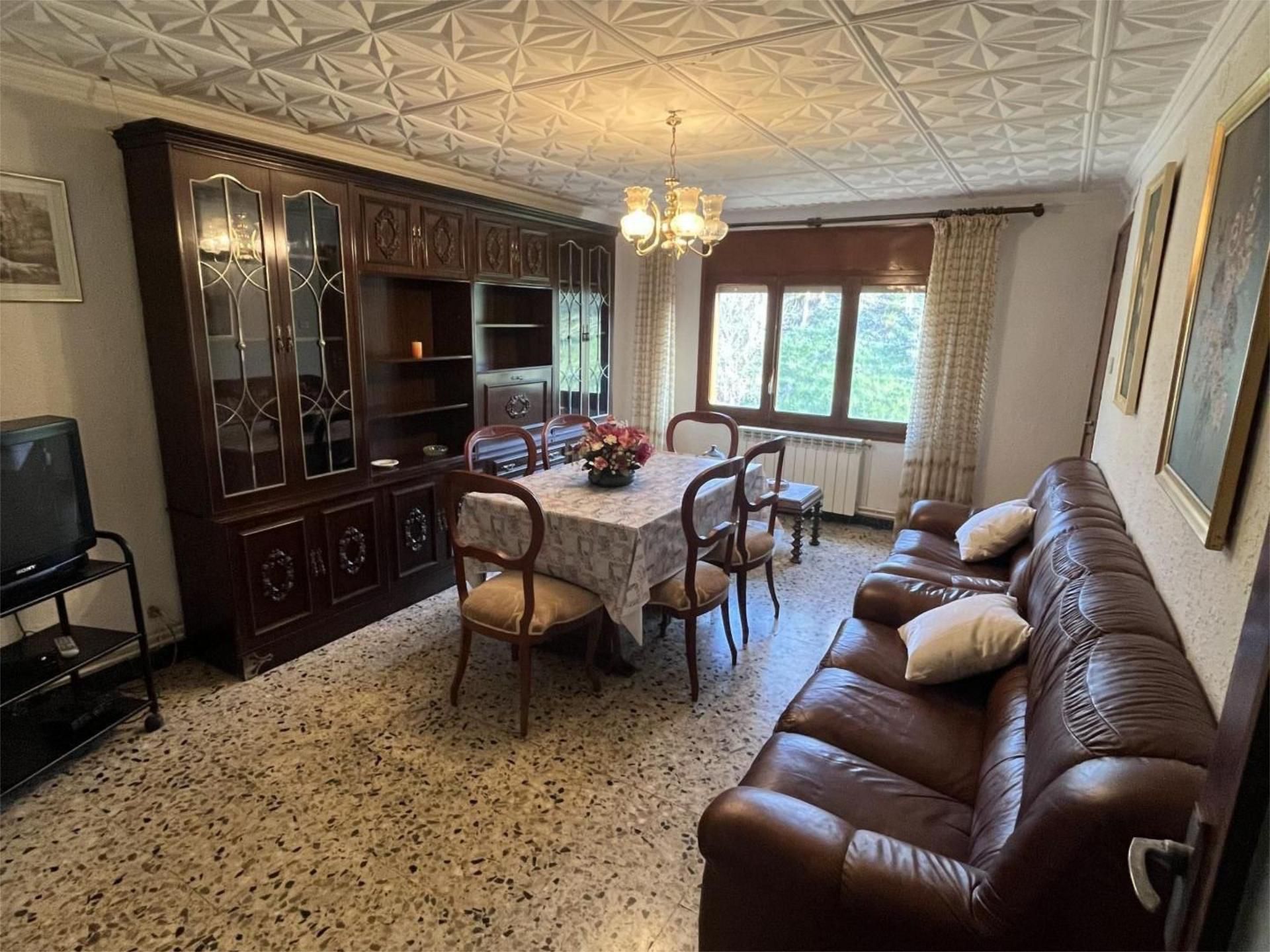 Comedor de Piso en venta en Benabarre con Calefacción, Amueblado y Balcón