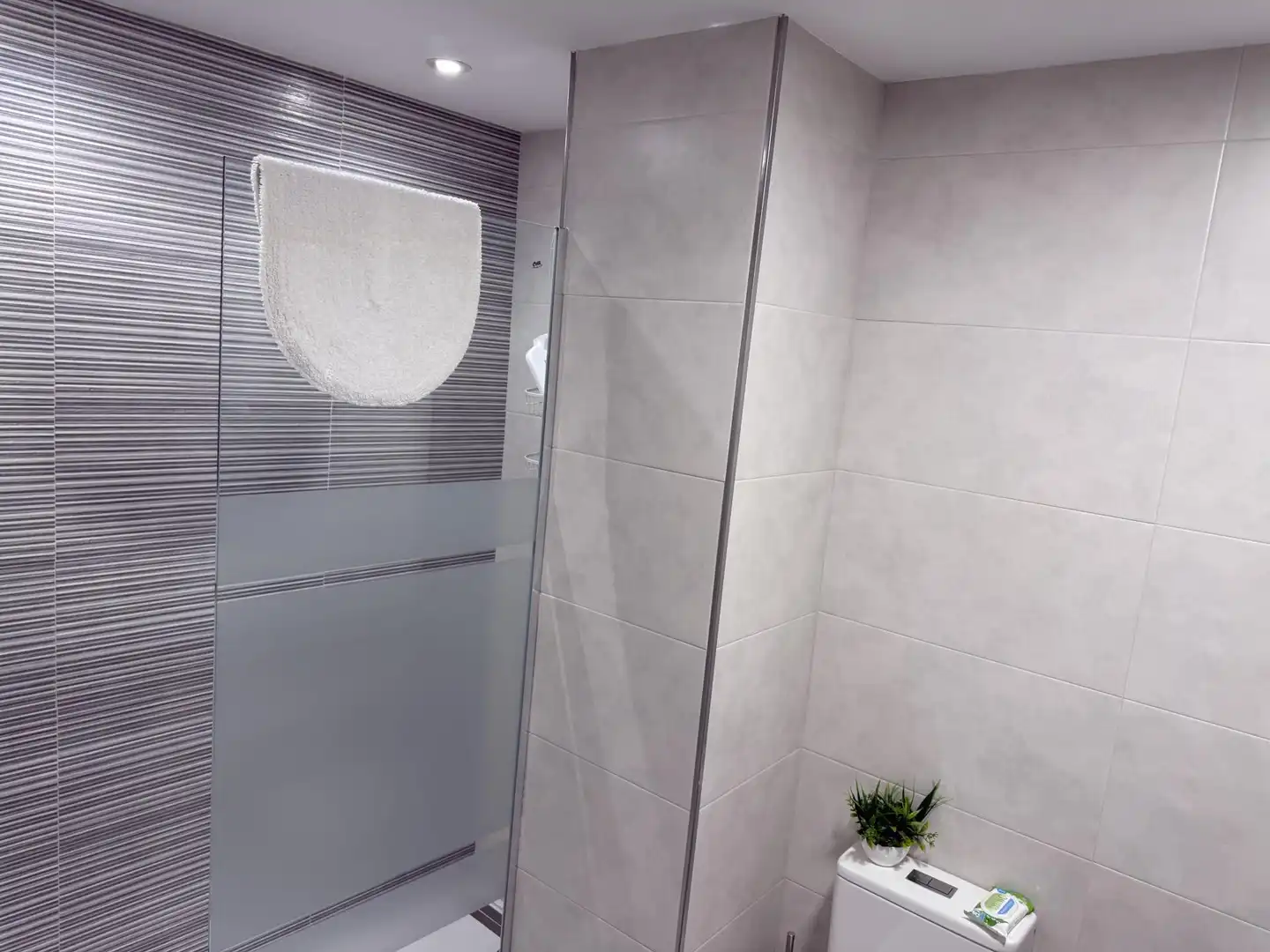 Piso en venta en Carrera Espinel, 68, Casco Histórico Baño de Piso en venta en Ronda con Terraza, Amueblado y Balcón