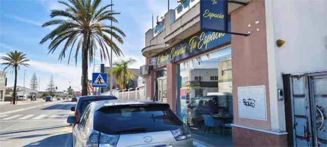 Local comercial en Alquiler en Ctra Jerez - Ctra del Puerto