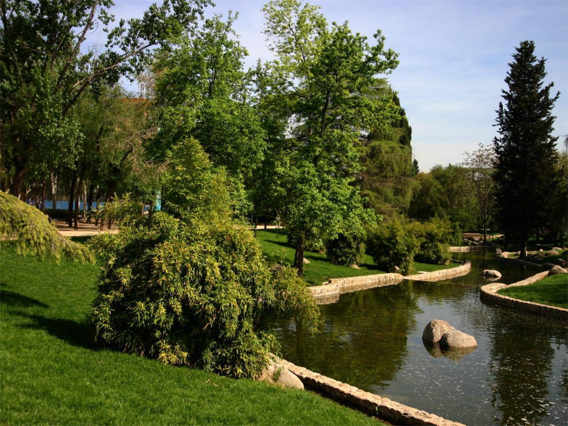 Flat for sale in Calle de Quero, 5, Aluche Garden of Flat for sale in Madrid Capital with Air Conditioner, Heating and Swimming Pool