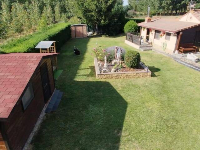 Casa-chalet en Venta en Calle la Era, 45 en Vegas del Condado